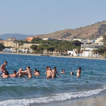 Loft Magna Grecia Reggio Calabria Centro Storico A 3 Minuti A Piedi Dal Mare 아파트 외부 사진