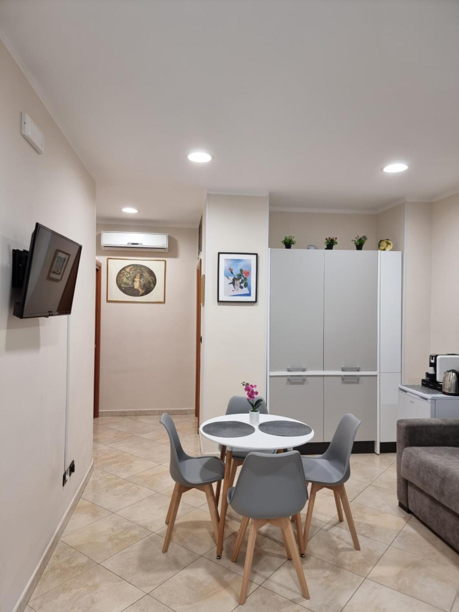 Loft Magna Grecia Reggio Calabria Centro Storico A 3 Minuti A Piedi Dal Mare 아파트 외부 사진